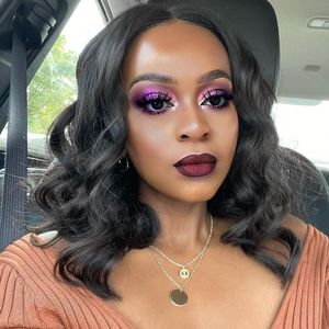 perruque bob, bonnet de cheveux courts ondulés avec raie au milieu, cheveux courts bouclés synthétiques
