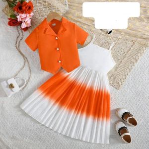 Robe Bretelles blanche plissée dégradé orange/blanc + veste orange pour enfant de 5 à 6 ans 