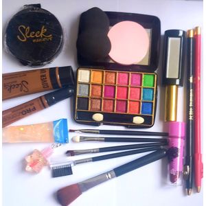 KIT POUR MAQUILLAGE MC TEINT NOIR 