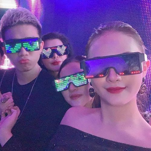 Generic Lunettes LED Lumineuses De Fête, Charge USB, Verre Néon, Lumière  Clignotante De Noël, Lunettes De Soleil Scintillantes, Fournitures  D'halloween - Prix pas cher