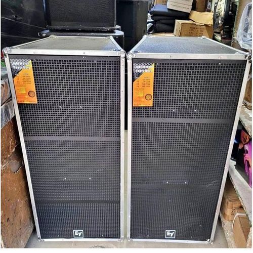Generic 2 Baffles colone enceintes professionnelles