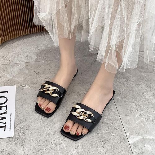 product_image_name-CALLIARA-Mules Plates Femmes Noires à Bout Carré et Chaîne Métallique, Tongues à Bride Unique pour Extérieur, Décontractées, Polyvalentes, Antidérapantes pour la Plage-1