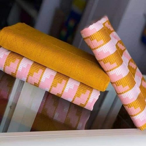 Modèle avec pagne kita store