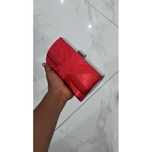 Pochette rouge new arrivals pas cher