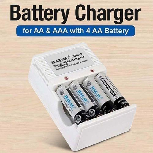 Generic Puissant Alimentation Chargeur + 4 Piles Rechargeables - image 4