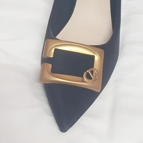 product_image_name-Fashion-Escarpins femmes - Couleur noire boucle dorée -4