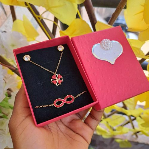 product_image_name-Fashion-Chaîne femme fleur doré ensemble bijoux dame pendentif inox mode luxe amour cœur love coffret bijoux cadeau mariage cadeau d'anniversaire cadeau Noël Saint Valentin fête des mères cadeau pour femme boucle d'oreille bracelet femme pierre précieuse -1