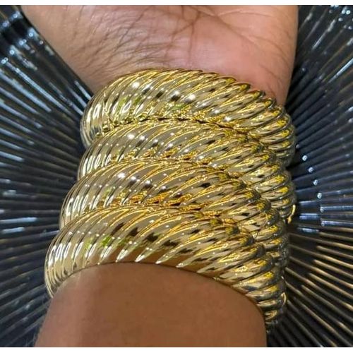 product_image_name-Generic-Lot De 04 Bracelet Femme Or, Bracelet Doré, Bracelet Jonc Femme, Bracelet, Plaqué Or Femme, Bracelet Femme Acier Inoxydable, Bijoux Femme Or, Cadeaux D'anniversaire Pour Filles Et Femmes-1