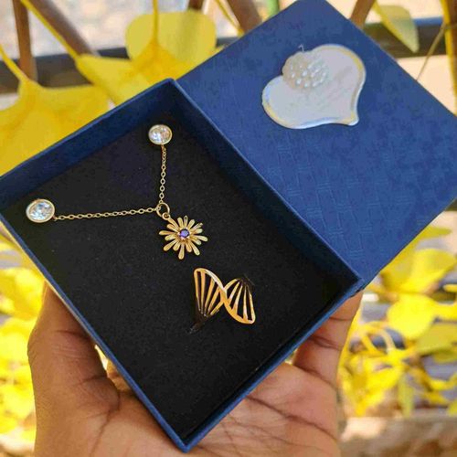 Chaîne femme fleur doré ensemble bijoux dame pendentif inox mode luxe amour cœur love coffret bijoux cadeau mariage cadeau d'anniversaire cadeau Noël Saint Valentin fête des mères cadeau pour femme boucle d'oreille bracelet femme pierre précieuse