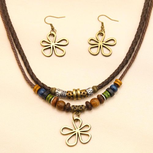 Ensemble de Bijoux Boho 3PCS pour Femmes - Ensemble de Collier et Boucles dOreilles en Perles de Bois Bijoux Hippie Lgers pour un Usage Quotidien Festivals de Musique Cadeaux Accessoires Bohmes Multicolores