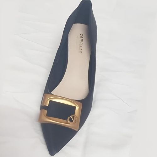 Escarpins femmes - Couleur noire boucle dorée